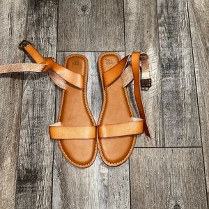 Women’s sandals